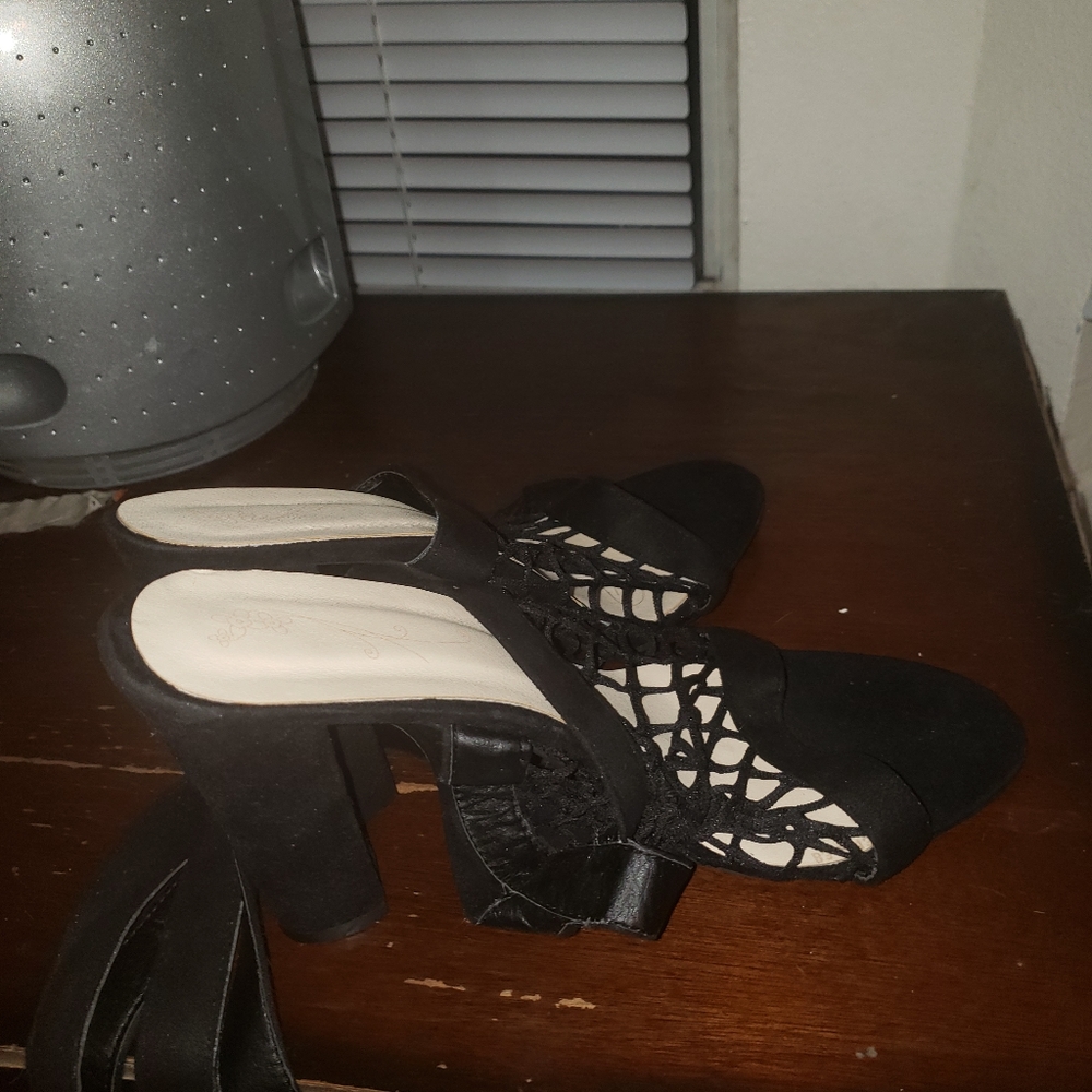 High heels - Picture 3 of 4